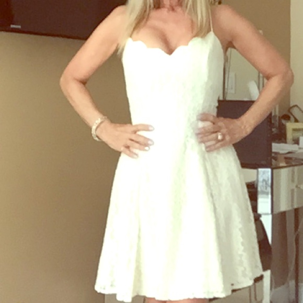 The White House Lace, Sexy dress for you!